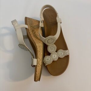 BRAND NEW Skechers Cream Wedge Shoes with Comfort Design